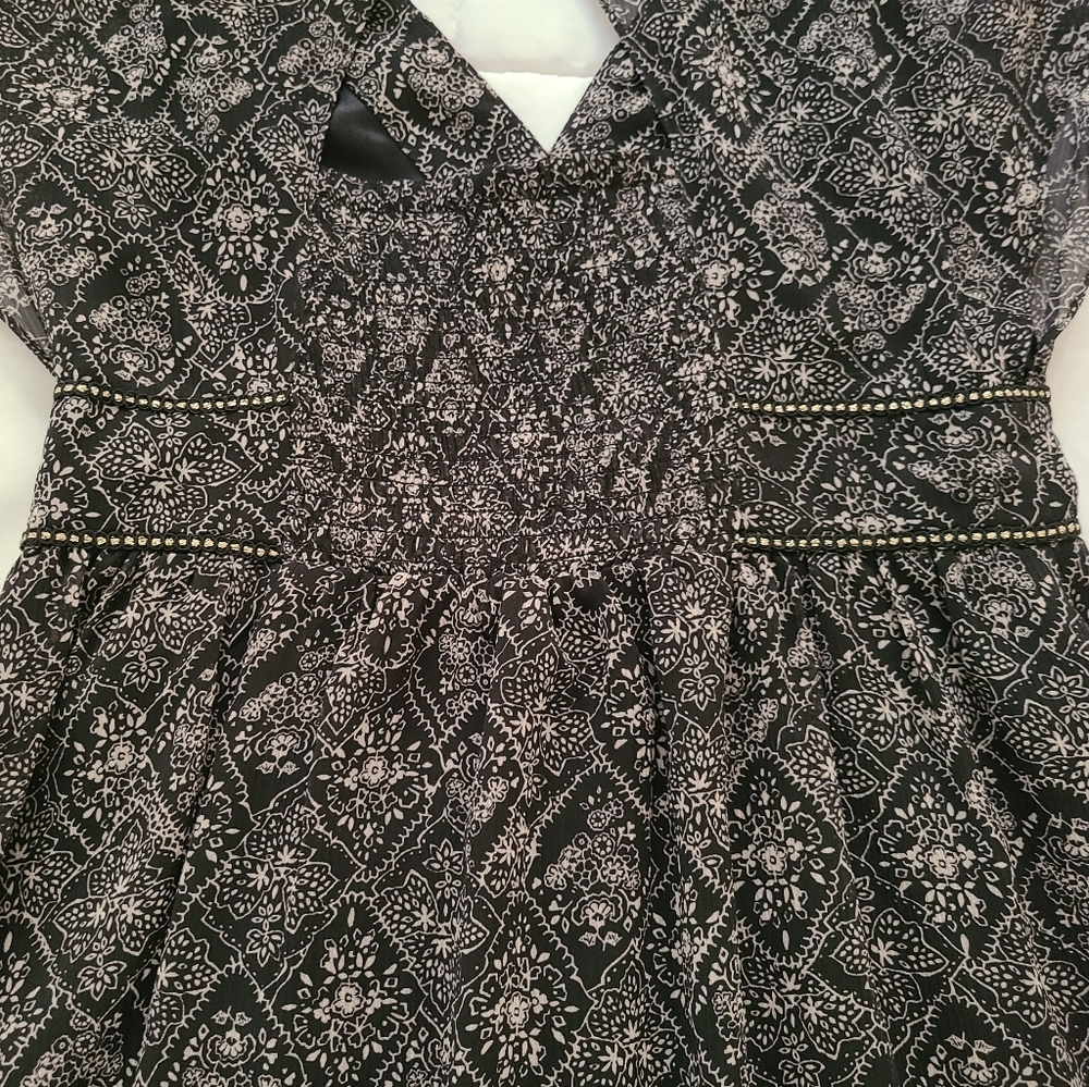 GUESS BLACK/WHITE FLORAL PRINT DRESS - Picture 5 of 9